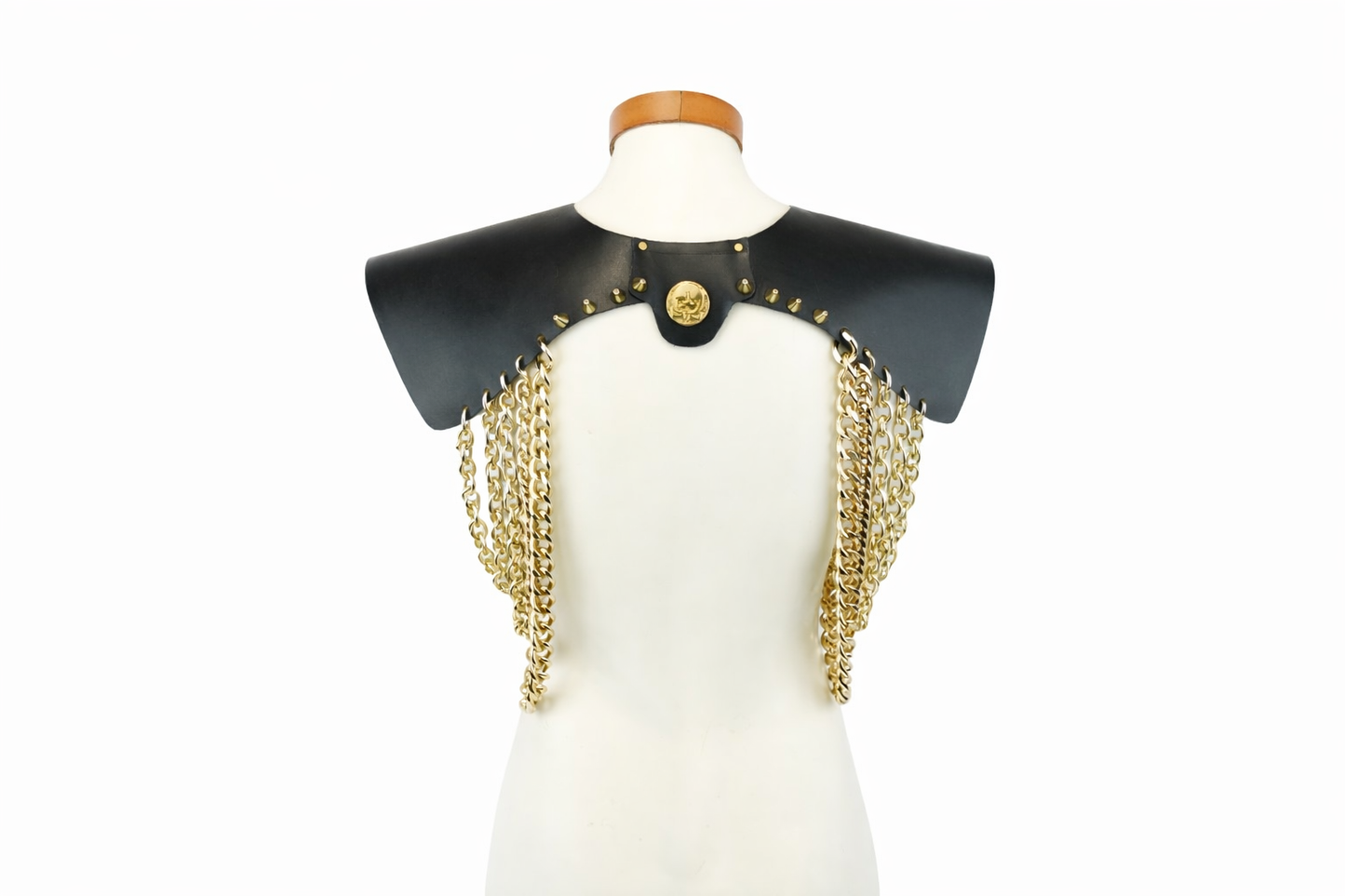 Bolero in cuoio nero e catene oro