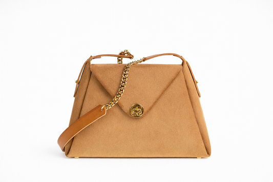 La "Signorina" in cuoio naturale rovesciato