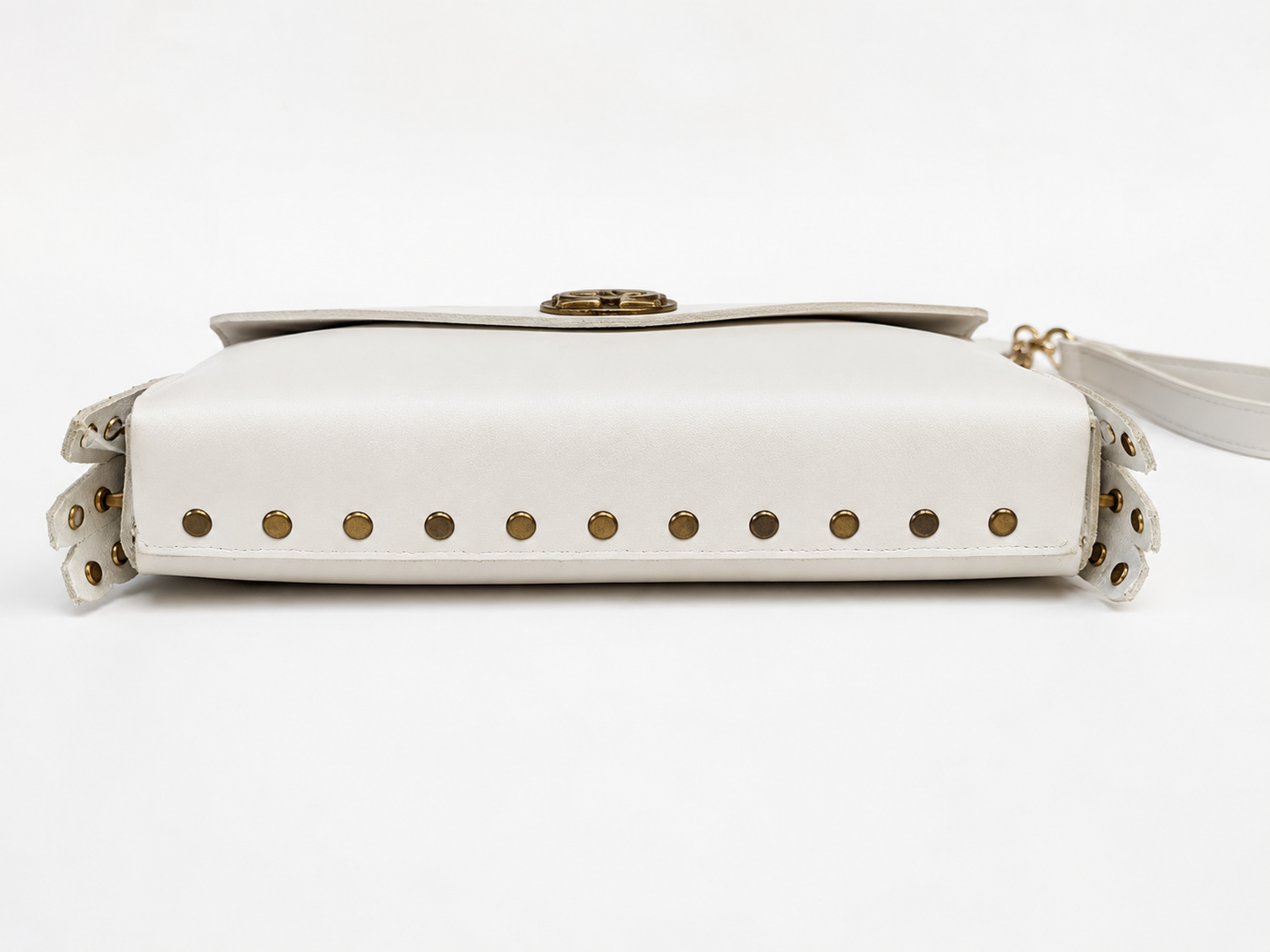L'Essenziale — Clutch in Cuoio Toscano